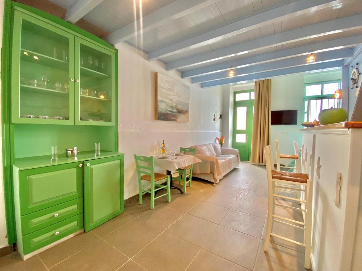 Seafront - Harbour View , Pitini 1 Apartment Сими Екстериор снимка