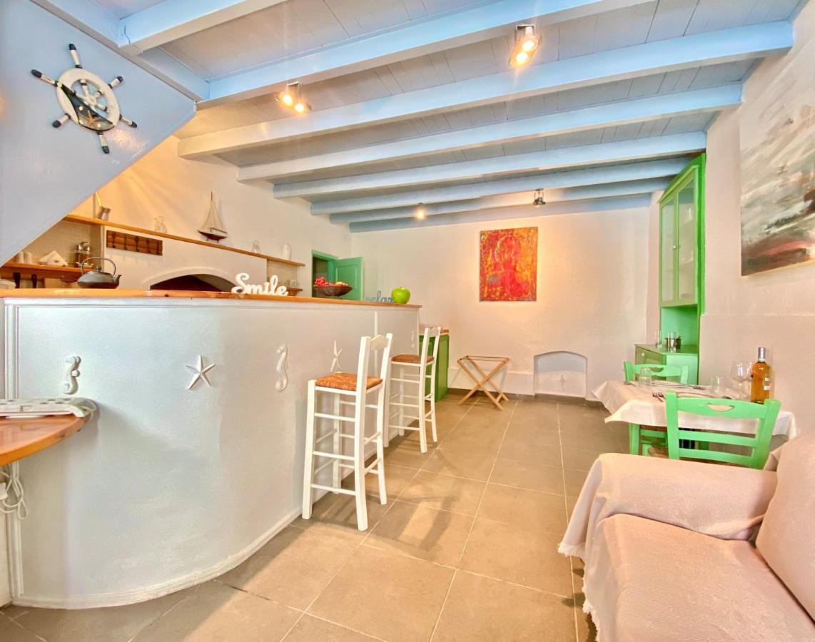Seafront - Harbour View , Pitini 1 Apartment Сими Екстериор снимка